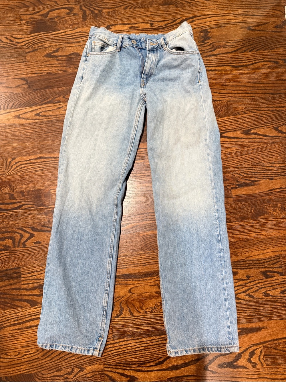 ZARA Light Wash Relaxed Straight Leg Jeans Women's Size 2